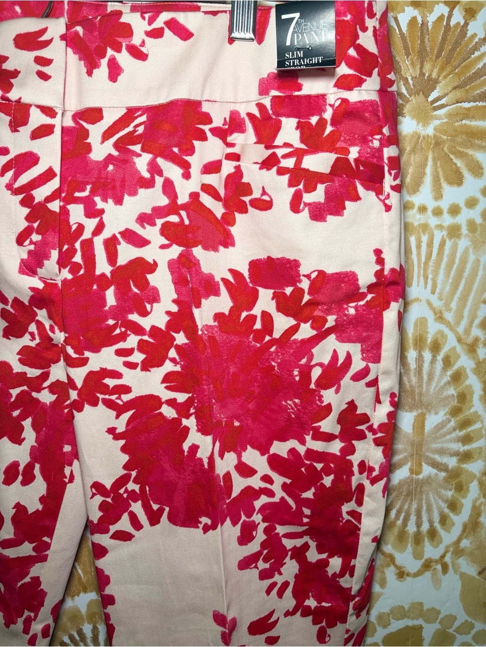 NWT New York & Company Pink Floral Pull-On Capri Pants | Slim Stretch Crop - Picture 8 of 12